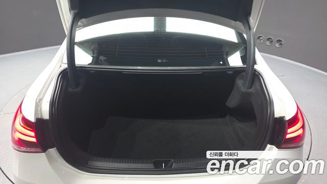 Mercedes-Benz A-Class 2020 — photo 20