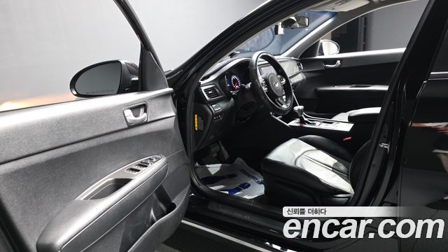Kia K5 2016 — photo 13