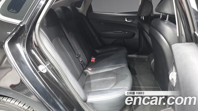 Kia K5 2016 — photo 18