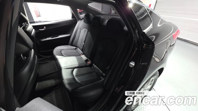 Kia K5 2016 — photo 16