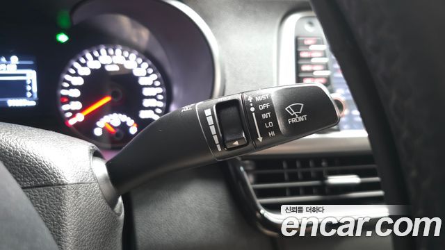 Kia K5 2016 — photo 30
