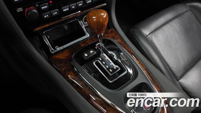 Jaguar XJ-8 2005 — photo 9