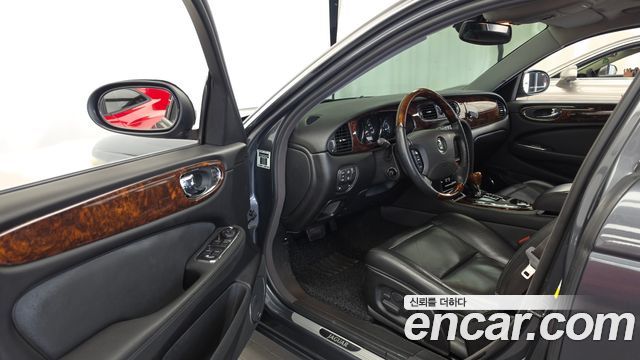 Jaguar XJ-8 2005 — photo 10
