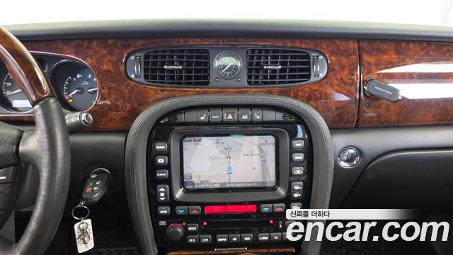 Jaguar XJ-8 2005 — photo 14