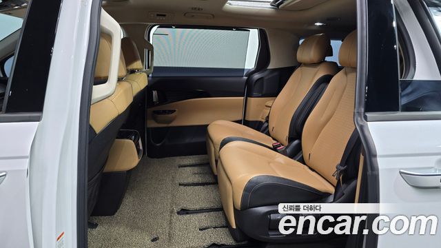 Kia Canival 2021 — photo 12