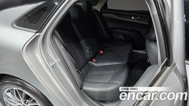 Kia K5 2023 — photo 17