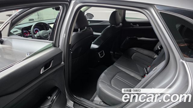 Kia K5 2023 — photo 26