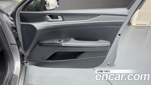 Kia K5 2023 — photo 15