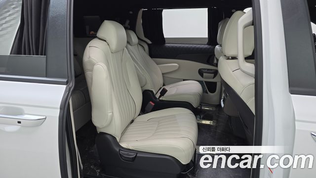 Kia Canival 2025 — photo 17