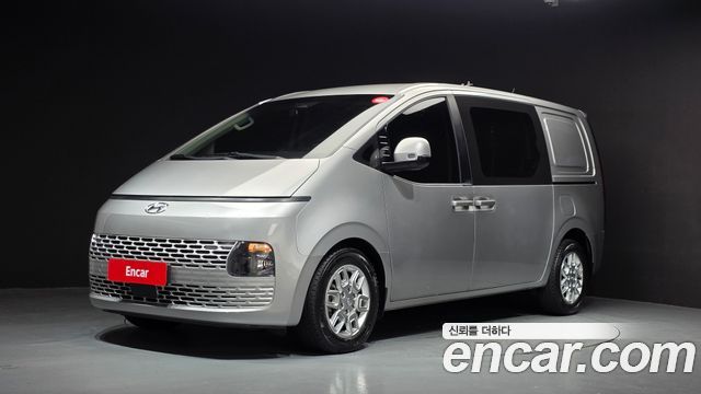 Hyundai Staria 2022 — photo 1