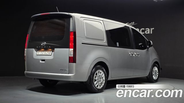 Hyundai Staria 2022 — photo 2