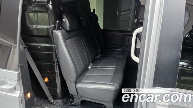 Hyundai Staria 2022 — photo 17
