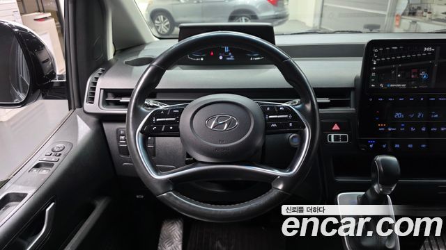 Hyundai Staria 2022 — photo 22