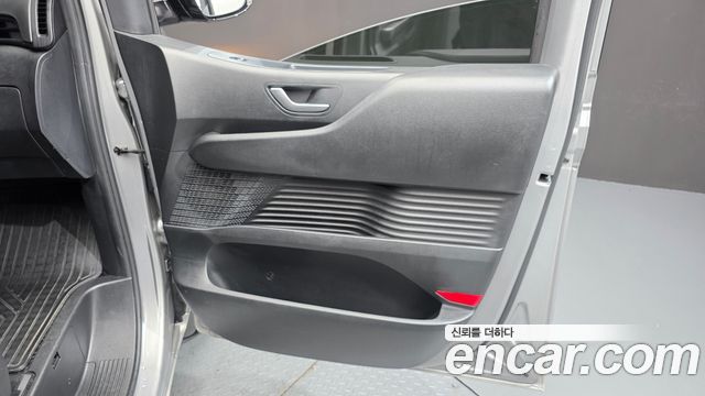 Hyundai Staria 2022 — photo 15
