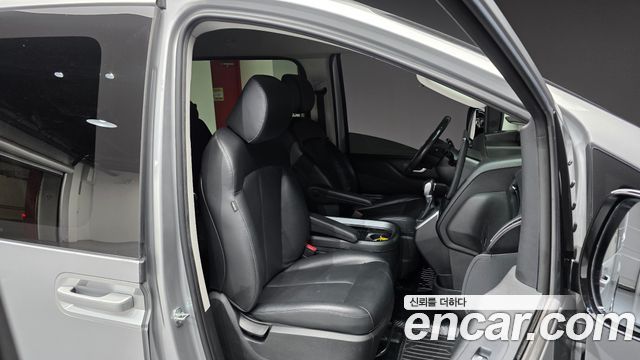 Hyundai Staria 2022 — photo 16