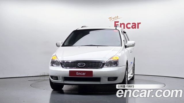 Kia Canival 2011 — photo 3