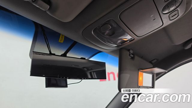 Kia Canival 2011 — photo 28