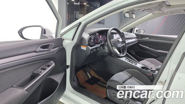 Volkswagen Golf 2022 — photo 10