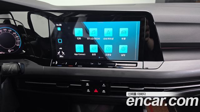 Volkswagen Golf 2022 — photo 14