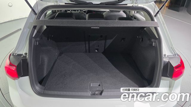Volkswagen Golf 2022 — photo 20