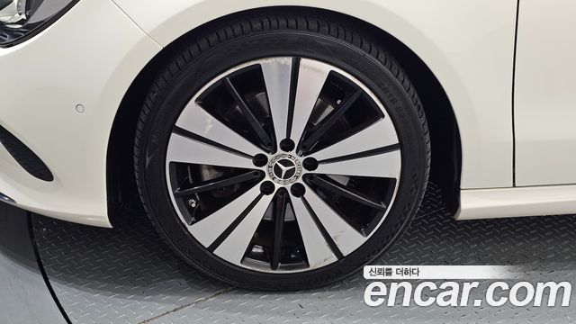 Mercedes-Benz CLA-Class 2018 — photo 5