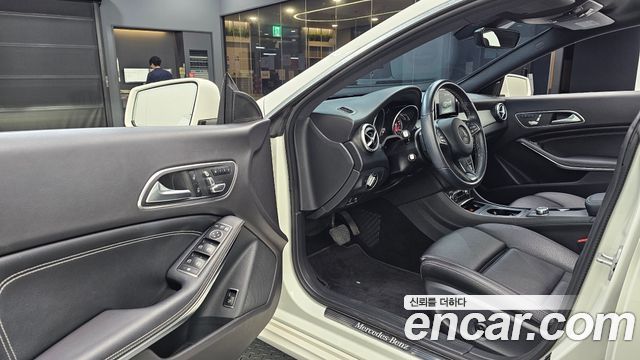 Mercedes-Benz CLA-Class 2018 — photo 10