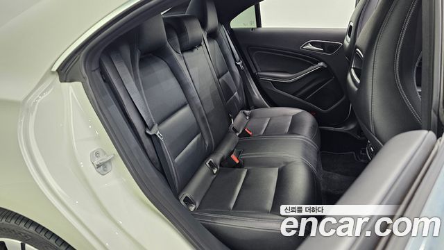Mercedes-Benz CLA-Class 2018 — photo 11