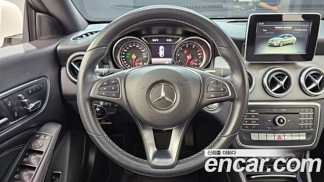 Mercedes-Benz CLA-Class 2018 — photo 12