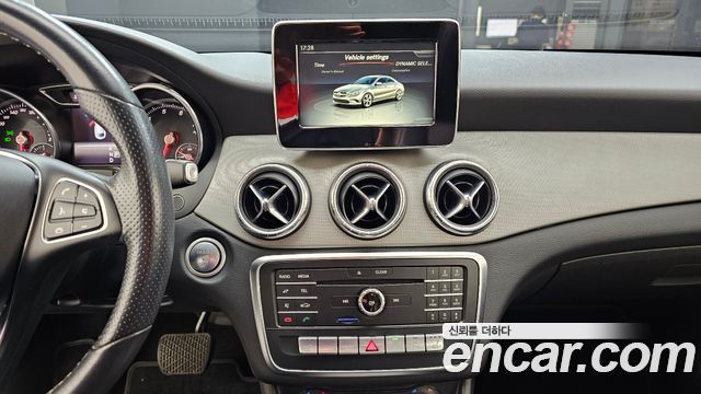 Mercedes-Benz CLA-Class 2018 — photo 13