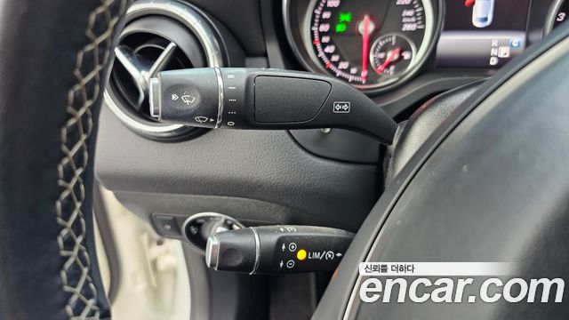 Mercedes-Benz CLA-Class 2018 — photo 17