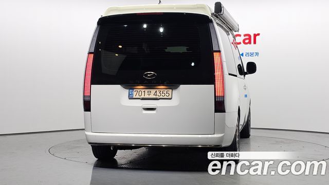 Hyundai Staria 2023 — photo 4