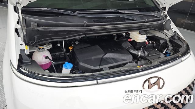 Hyundai Staria 2023 — photo 6