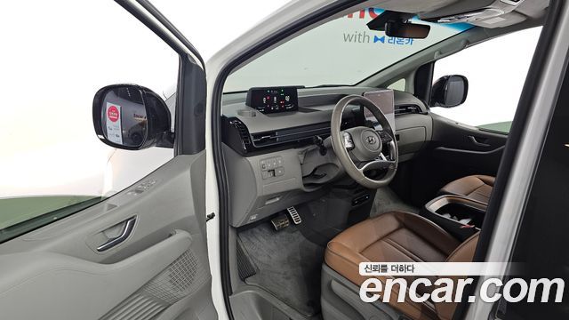 Hyundai Staria 2023 — photo 18