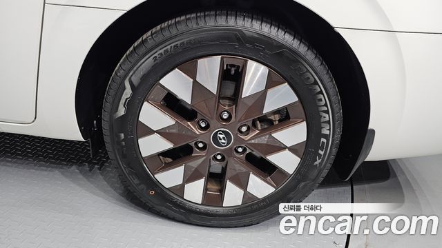 Hyundai Staria 2023 — photo 7
