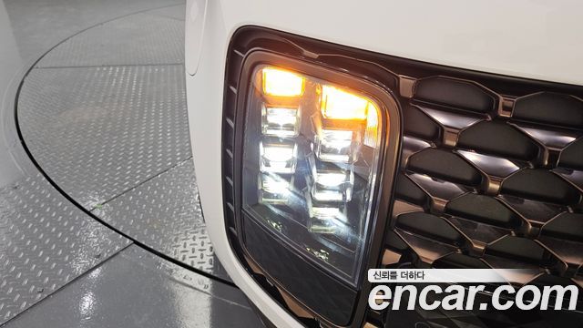 Hyundai Staria 2023 — photo 8
