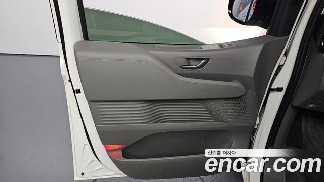 Hyundai Staria 2023 — photo 14