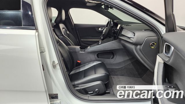 Polestar Polestar 2 2023 — photo 11