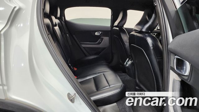 Polestar Polestar 2 2023 — photo 12