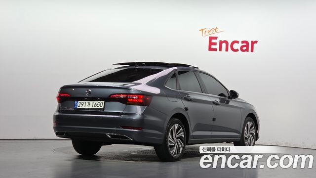 Volkswagen Jetta 2021 — photo 2