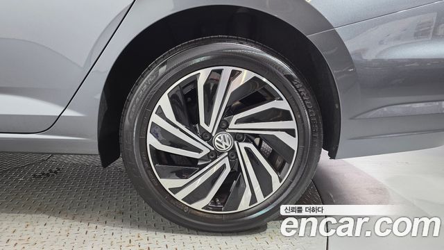 Volkswagen Jetta 2021 — photo 5