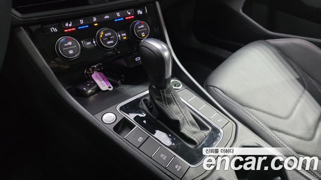 Volkswagen Jetta 2021 — photo 12