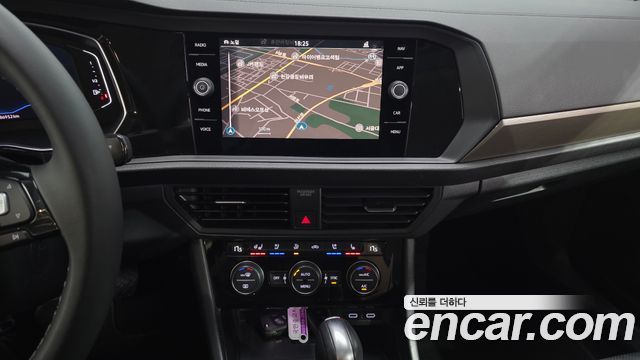 Volkswagen Jetta 2021 — photo 19