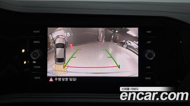 Volkswagen Jetta 2021 — photo 21