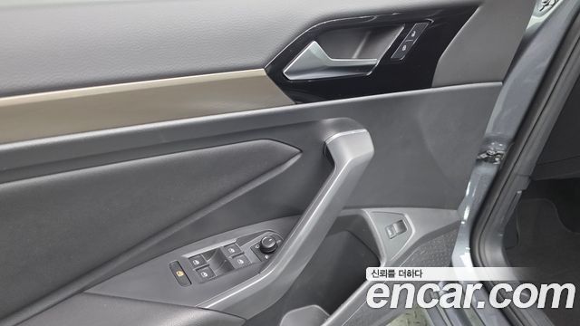 Volkswagen Jetta 2021 — photo 26
