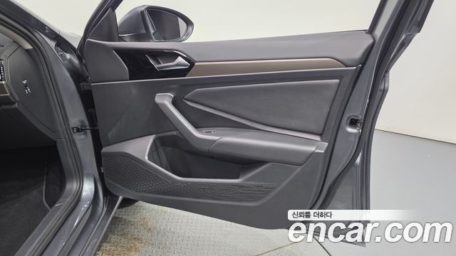 Volkswagen Jetta 2021 — photo 14
