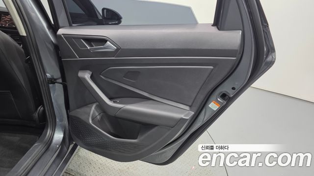 Volkswagen Jetta 2021 — photo 15