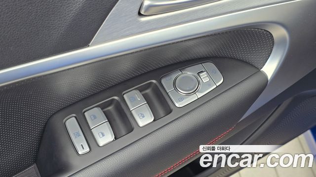Genesis G70 2019 — photo 28