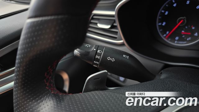 Genesis G70 2019 — photo 29