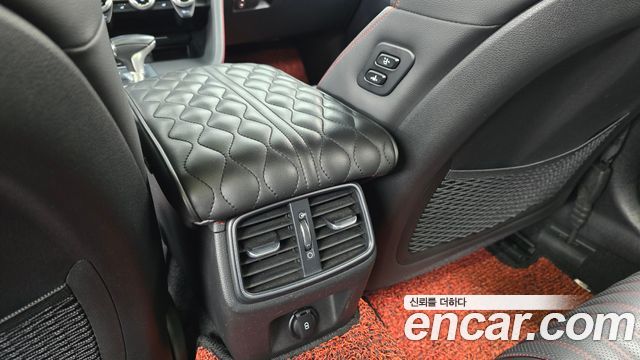 Genesis G70 2019 — photo 31