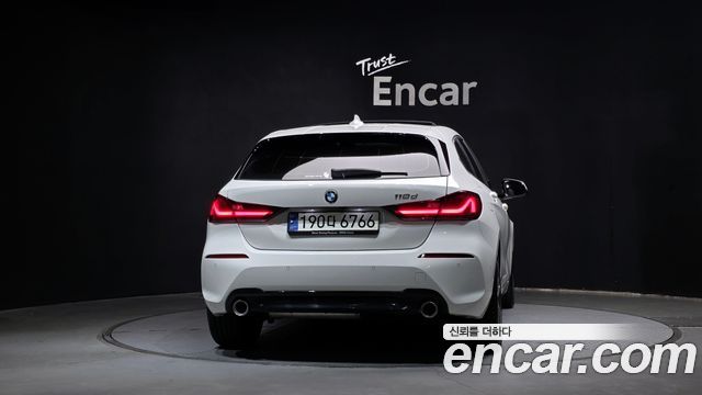 BMW 1-Series 2021 — photo 4